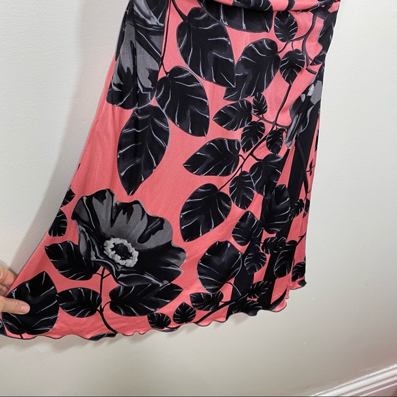 VERSACE Pink and Black Floral Sleeveless V-Neck Cocktail Dress - Size 8 - Picture 6 of 15